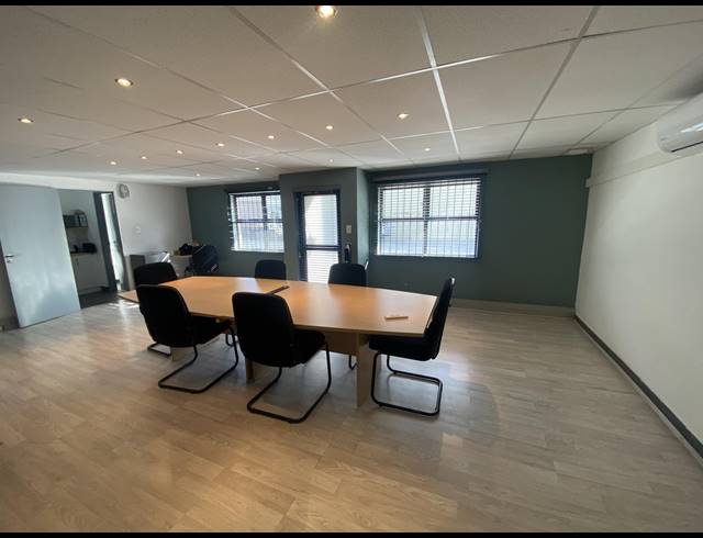 368M² WAREHOUSE TO LET IN CAPE FARMS